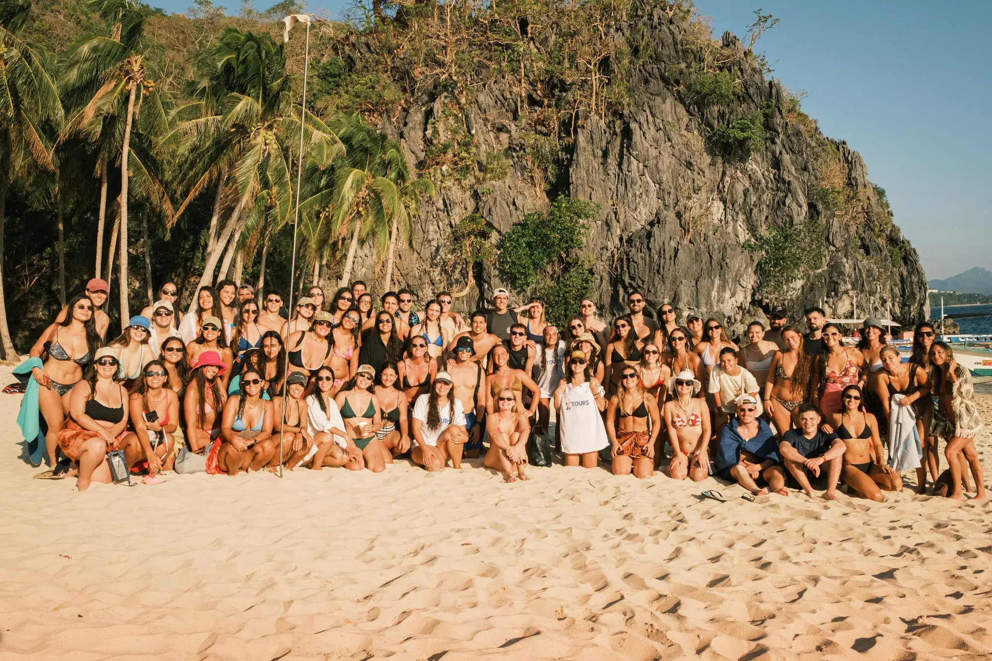 Grupo de Vuelan Recibidos en una playa de Filipinas