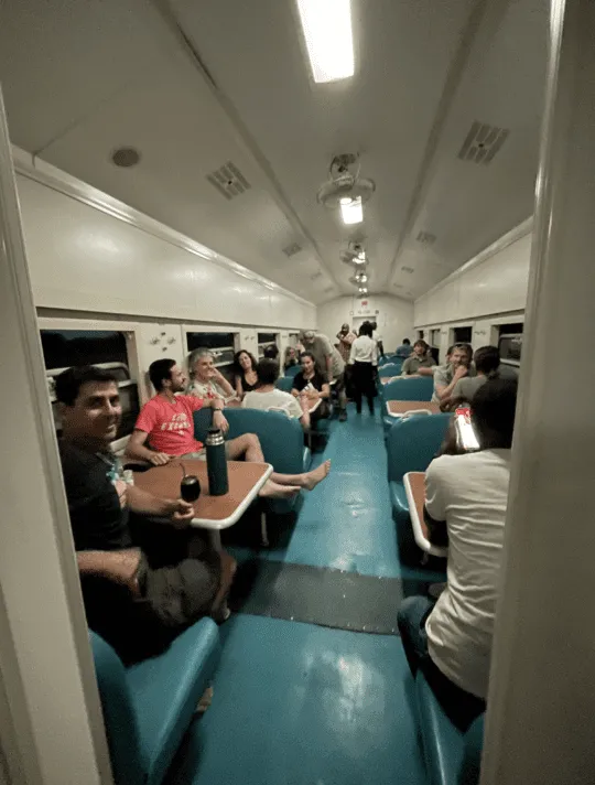 Pasajeros dentro del Tren Tazara