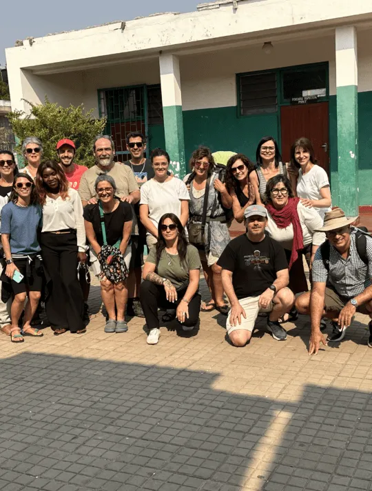 Pasajeros esperando el tren Tazara